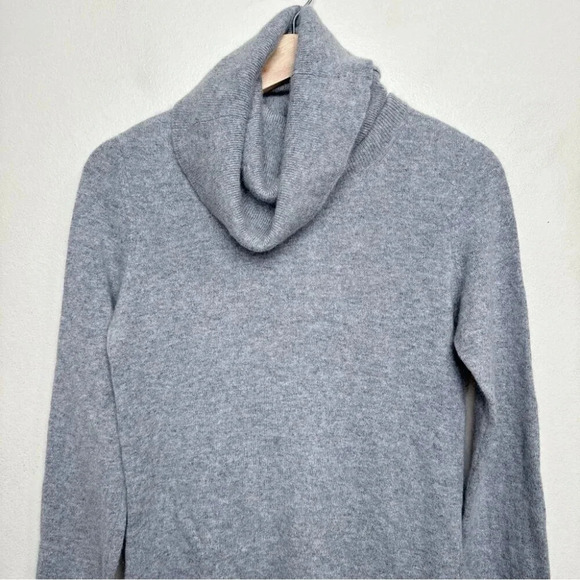 Michael Michael Kors Womens Small Turtle Neck Cashmere Grey  Sweater - Picture 4 of 15